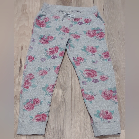 OshKosh B'gosh Other - Oshkosh Sweat pants Size 5T